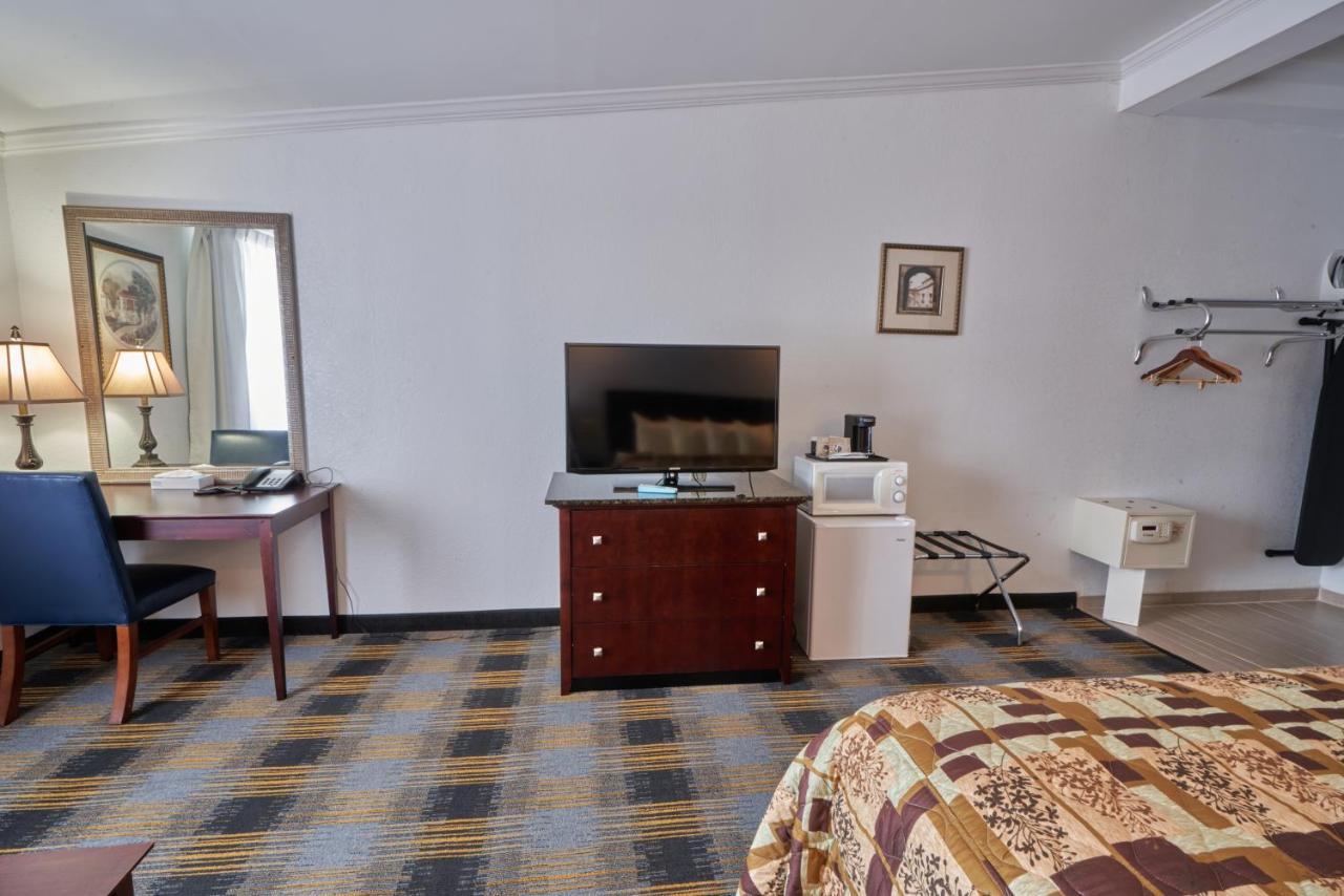 Riverview Inn & Suites Somerset Esterno foto