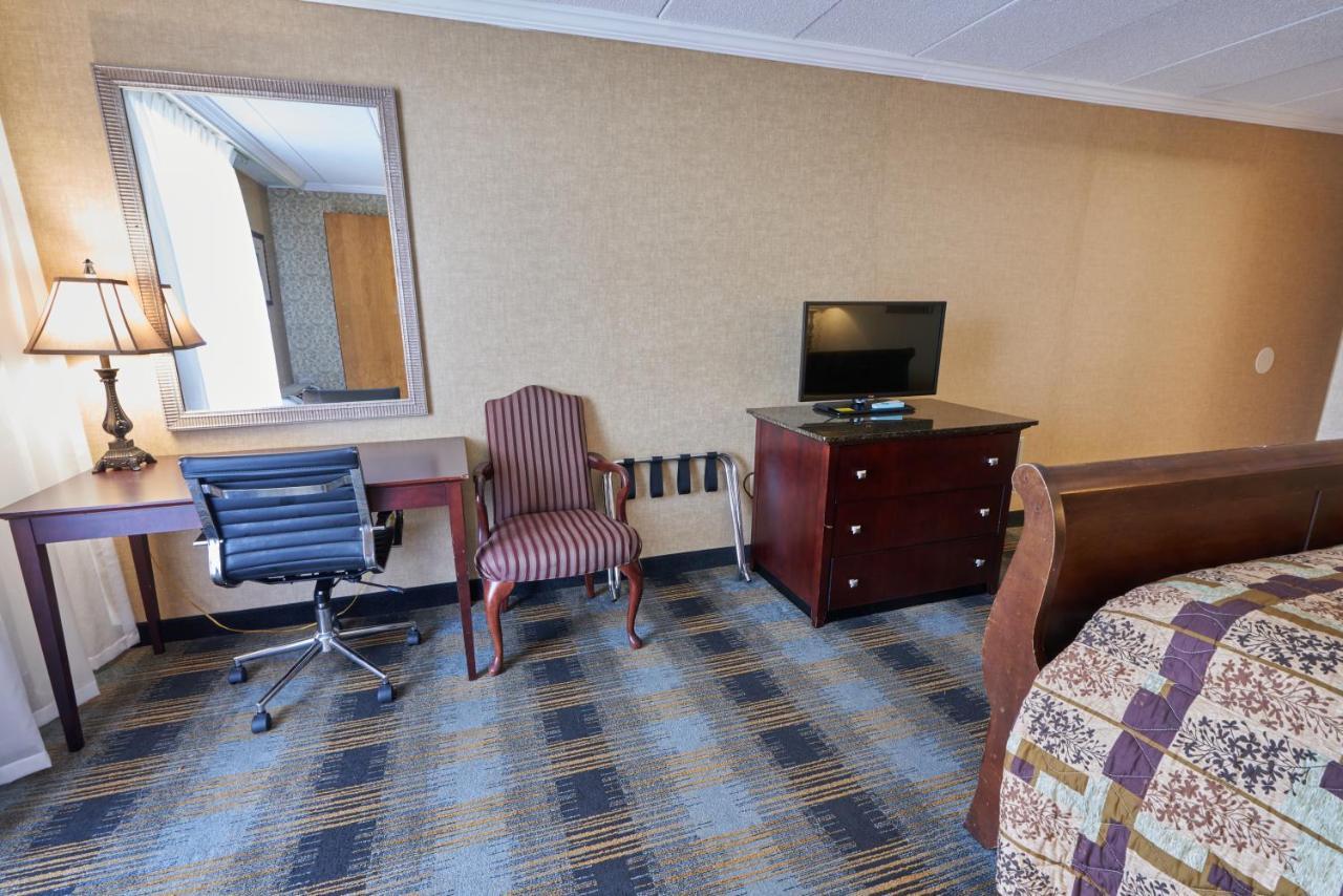 Riverview Inn & Suites Somerset Esterno foto